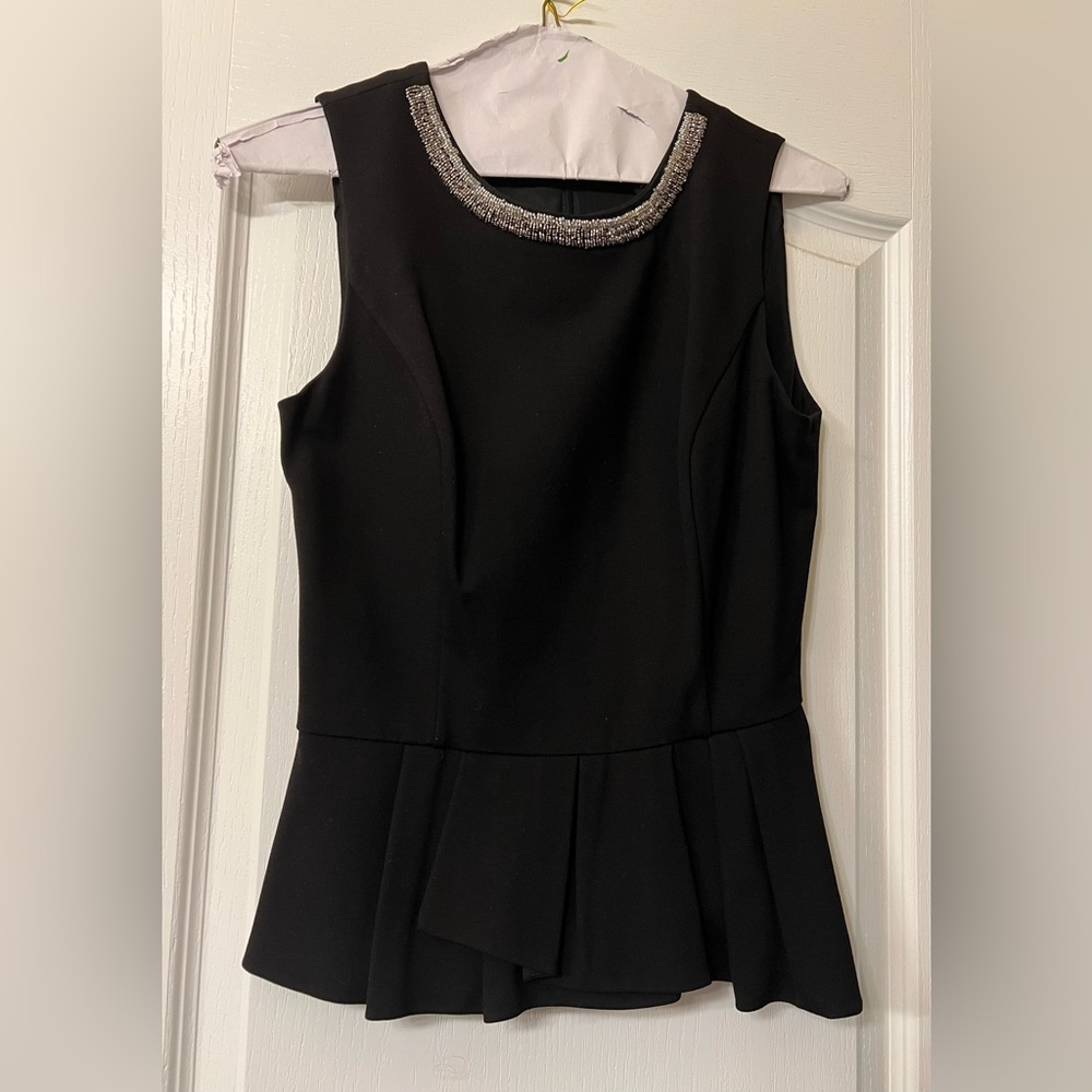 White House black market black top